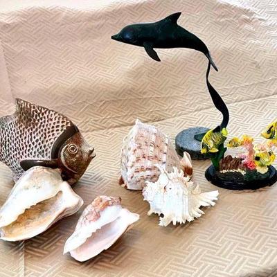 EAT117- Beautiful Sea Shells And Aquatic Decor