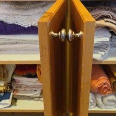 EAT135 - Mystery Lot Towels and Linens 