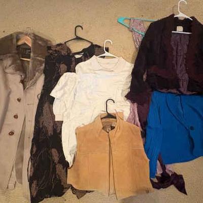 EAT029 7 Pieces Of Women’s Clothing 