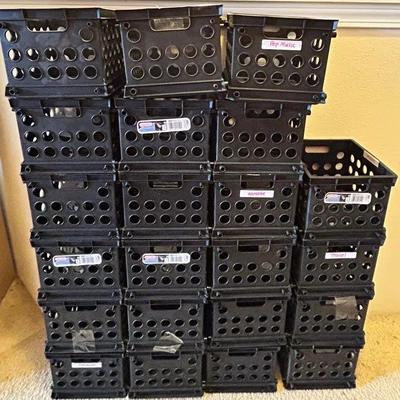 EAT362 - Small Black Storage Containers