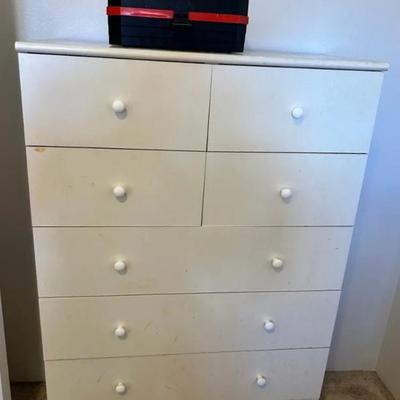 EAT357 - White Dresser And Revlon Cosmetic Storage Case
