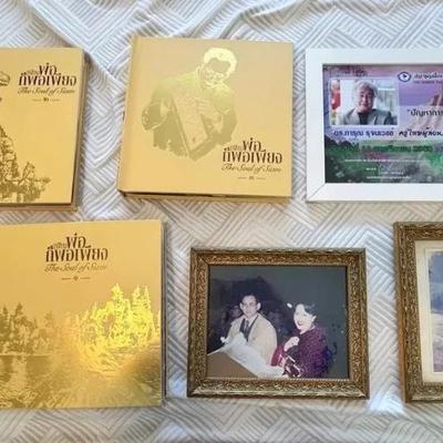 EAT169 - The Soul Of Siam Book Set And Picture Frames