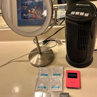 EAT206 - Lighted Make-Up Magnifying Mirror, Desk Fan & Sample Cosmetics
