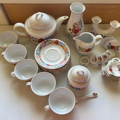 EAT020 - Antique Tea Set And Accessories