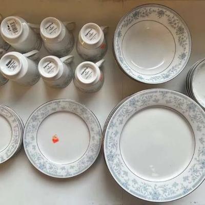 EAT041 - Fine China Plates, Cups, And Bowls