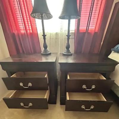 EAT311 - Nightstands And Lamps
