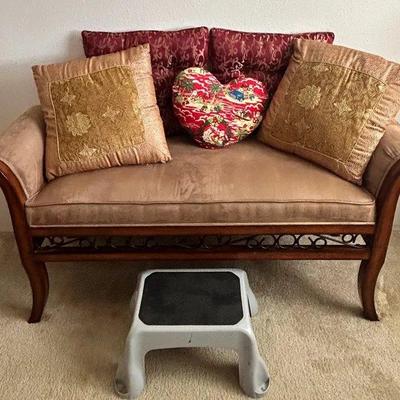 EAT305 - Wood Silk Upholstered Bench And More