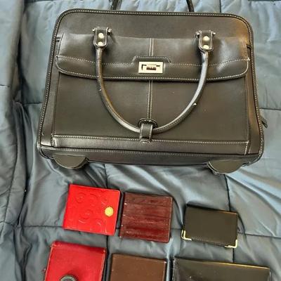 EAT319 - Wallets And Bag