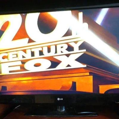 EAT161 - 42" LG TV Model 42LG30 w/Remote