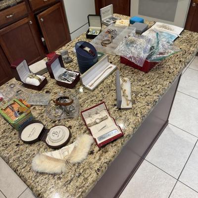 Sale Photo Thumbnail #110