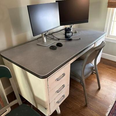 Sale Photo Thumbnail #12: Industrial styke desj