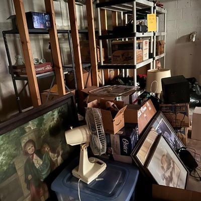 Sale Photo Thumbnail #10: Books and paintings