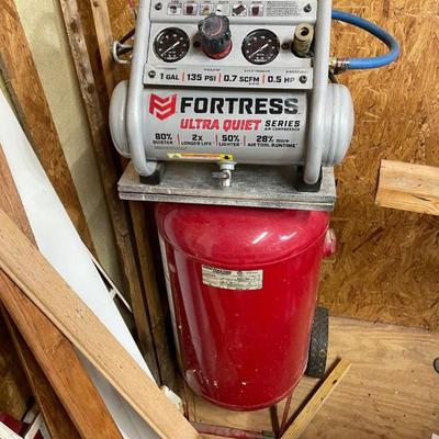 Sale Photo Thumbnail #4: Compressor