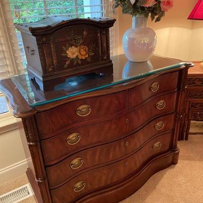 Sale Photo Thumbnail #7: Serpentine Chest