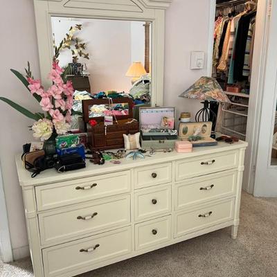 Sale Photo Thumbnail #111