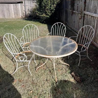 White Metal Table And Chairs