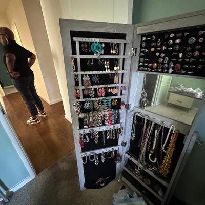 Sale Photo Thumbnail #68