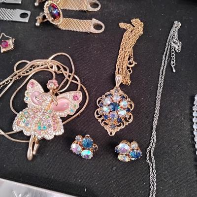 Sale Photo Thumbnail #152