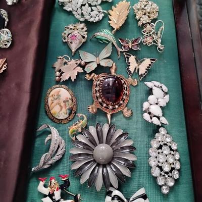 Sale Photo Thumbnail #177