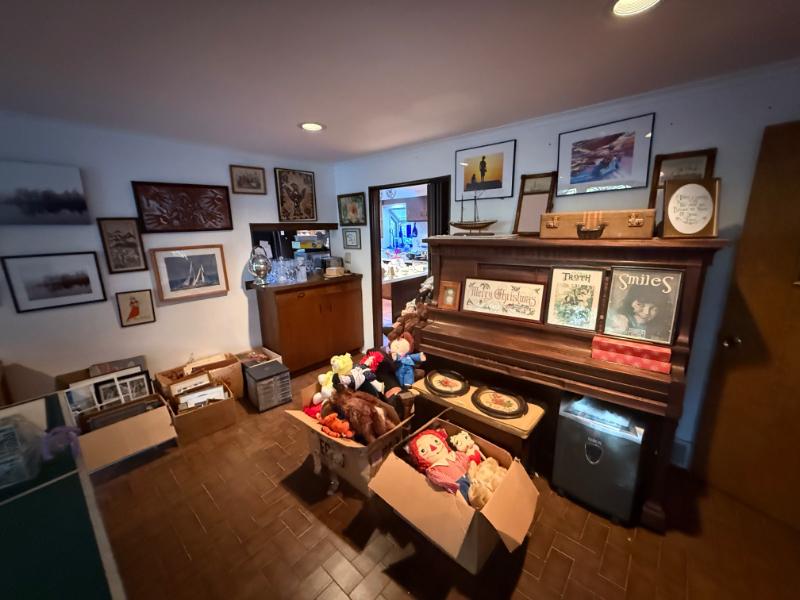 Sale Photo Thumbnail #22