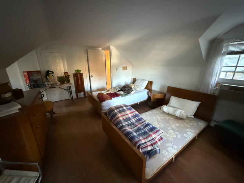 Sale Photo Thumbnail #33