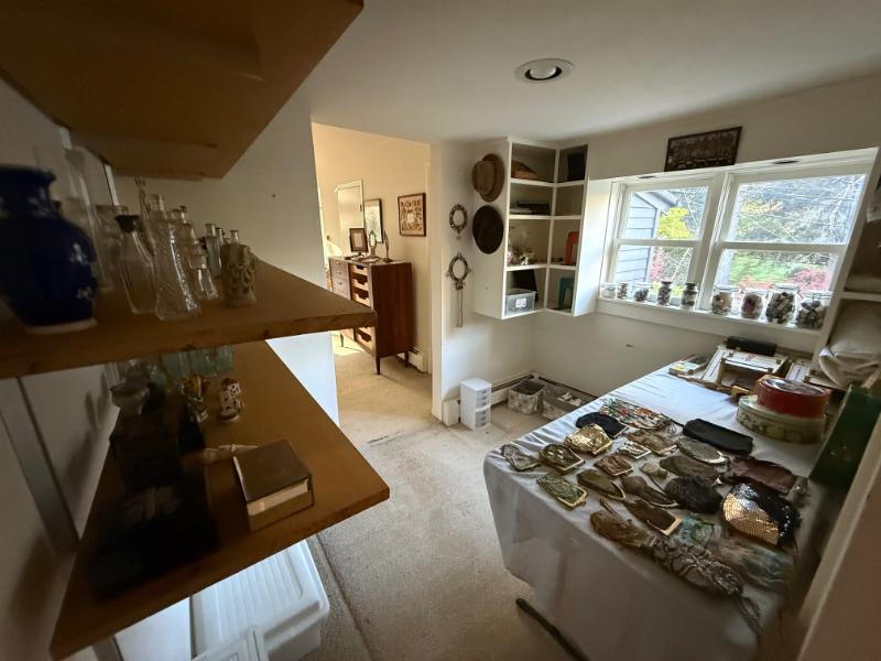 Sale Photo Thumbnail #36