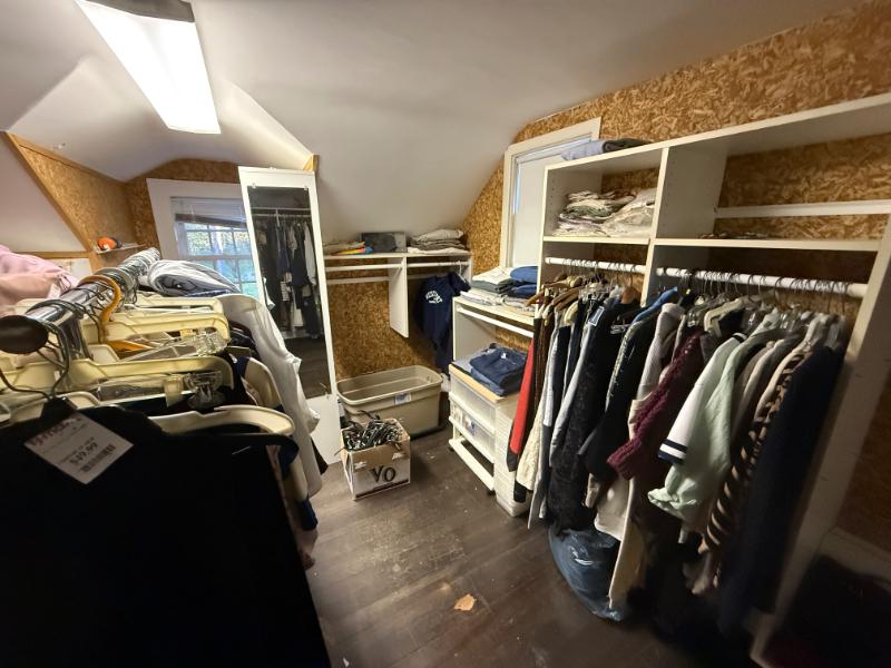 Sale Photo Thumbnail #42