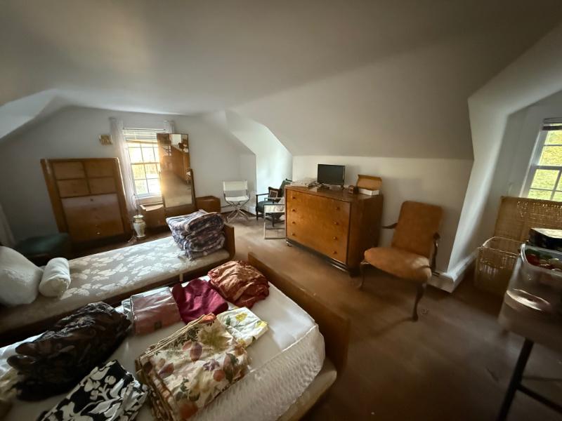 Sale Photo Thumbnail #32