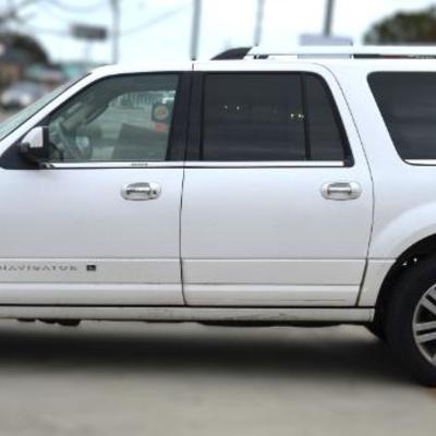2010 Lincoln Navigator SUV