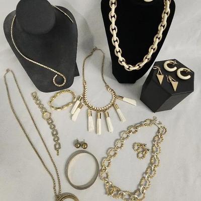 Assorted Jewelry