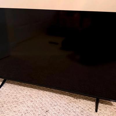Vizio 40 Inch Flat Screen Smart TV, With Remote & HDMI Cable