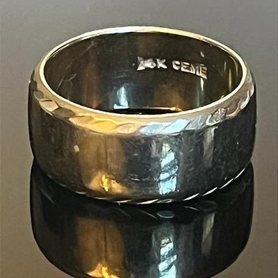 14K Yellow Gold Engraved Band