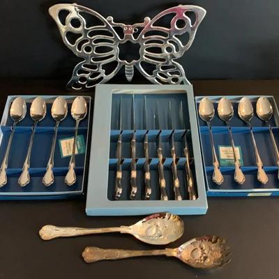 Oneida Stainless Steel Assortment Of Cutlery