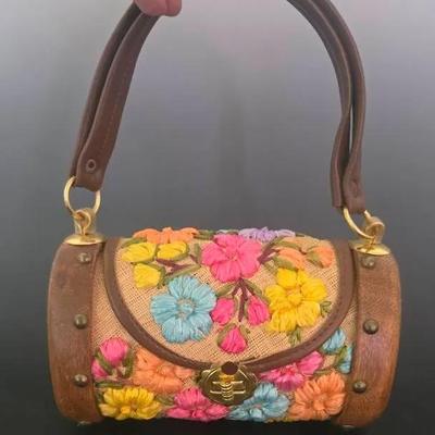 Vintage 50s/60s Style Raffia Flower Purse From The Philippines 