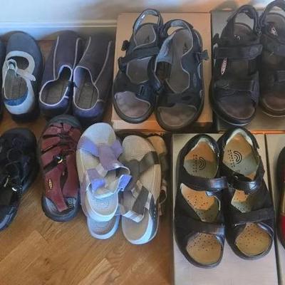 Keen Sandals, Dansko, Stretch Walkers, MBT, And Easy Spirit For Women
