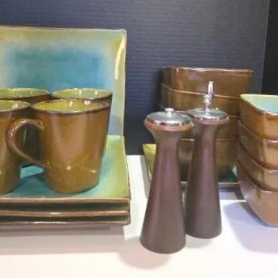 Elite Everday Dishes Set Of 4, Includes Salt And Pepper Shakers