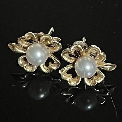 14K Yellow Gold Genuine Cultured Pearl Stud Earrings 