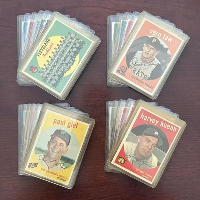 1959 Topps Baseball Cards.  25 Total Cards