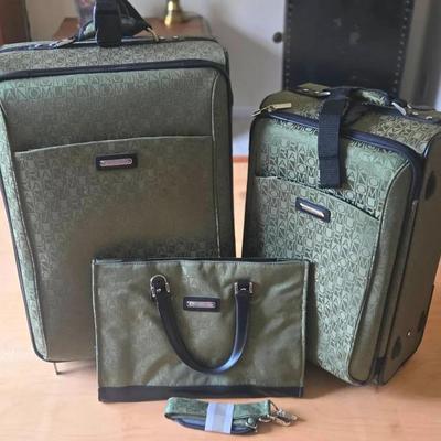 Murano 3 Piece Luggage Set Olive Green And Black