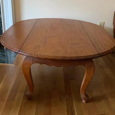 Dropleaf Queen Anne Style Coffee Table