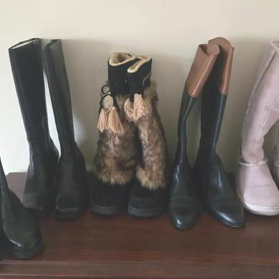 Women's Gently Used Boots 8/8.5M