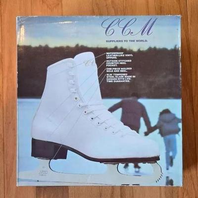 C.C.M  Champion Deluxe Size 8 Women's Ice Skates
