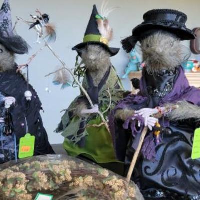 Sale Photo Thumbnail #336: Rat Figures