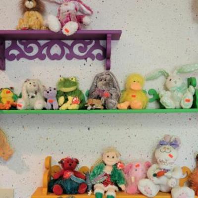 Sale Photo Thumbnail #214: Beanies