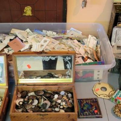 Sale Photo Thumbnail #237: Vintage Buttons