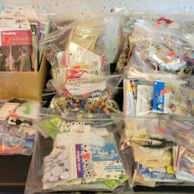 Sale Photo Thumbnail #213: Arts and Crafts