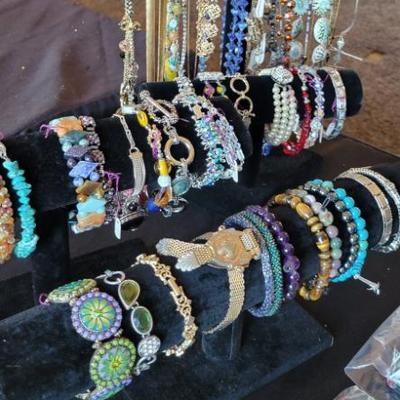 Sale Photo Thumbnail #479: Costume Jewlery