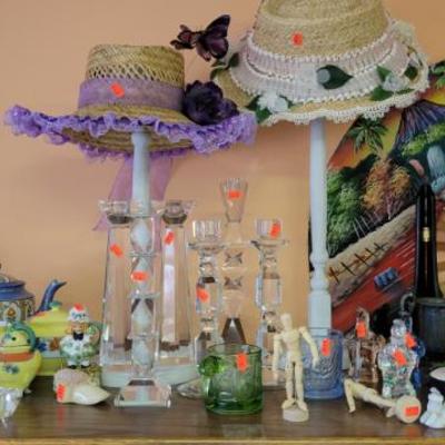 Sale Photo Thumbnail #234: Stained Glass Lamp