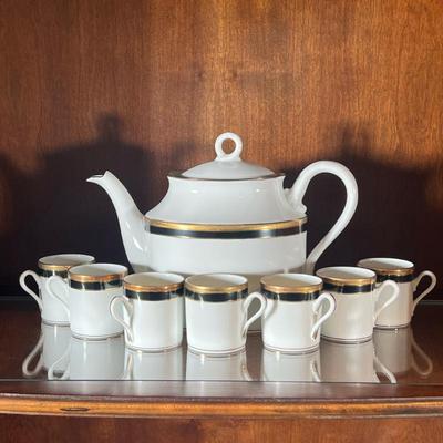 Henredon Custom Mahogany Chippendale Mirror | Possible Cherry frame with beveled mirror. Dimensions: h. 50 x w. 29 x d. 1 in
