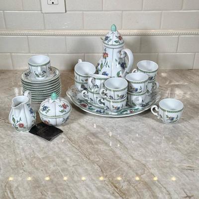 (25pc) Heinrich China Set | Decorated in floral "Indian Summer" pattern. Includes 1 coffee pot, 1 tray, 1 covered sugar bowl, 1...
